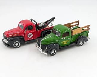 (2) DIECAST MODEL TRUCKS 7.5" (1) ERTL JOHN DEERE 1940 FORD PIC...