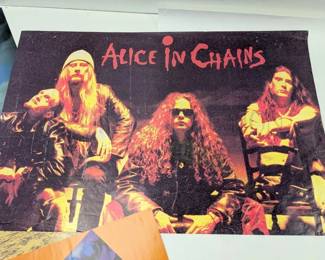 #26 • (7) "ALICE IN CHAINS" BAND POSTERS
High bid $6
(7) VINTAGE "ALICE IN CHAINS" BAND POSTERS
VARIOUS SIZES AND CONDITIONS