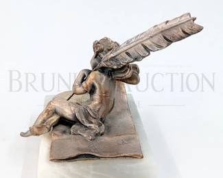 LALIQUE CRYSTAL STORE DISPLAY & (2) STATUES
(1) LALIQUE CRYSTAL STORE DISPLAY, 4", * CHIPPED *
(1) NEW HAVEN CHEROB DESK CLOCK, 10.5", * CLOCK NOT ATTACHED *
(1) VICTORIAN WRITING CHEROB PAPERWEIGHT, 4.5", * WING/FEATHER BROKEN *