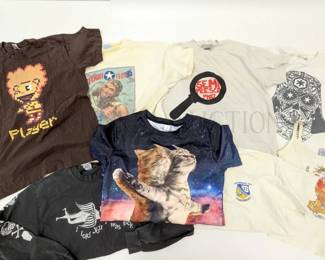 7) VINTAGE SHIRTS
STAR WARS
CATS IN SPACE
VIDEO GAME CHARACTER
" I TOLD YOU I WAS SICK"
BLUE ANGELS MAINTENANCE TEAM
1995 FLIGHT FEST
JAPANESE