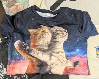 7) VINTAGE SHIRTS
STAR WARS
CATS IN SPACE
VIDEO GAME CHARACTER
" I TOLD YOU I WAS SICK"
BLUE ANGELS MAINTENANCE TEAM
1995 FLIGHT FEST
JAPANESE