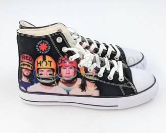 RED HOT CHILI PEPPERS SHOE, NEW IN THE BOX HIGH TOP CHUCK TAY...