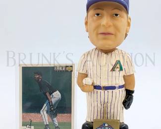 (1) 1994 MICHAEL JORDAN BASEBALL CARD (1) 2001 WORLD SERIES CURT...