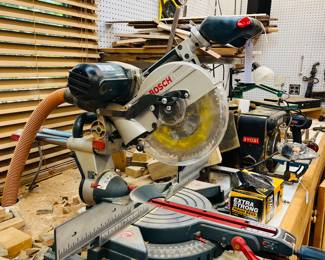 Bosch compound miter saw