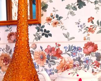 Large Empoli  hobnail decanter