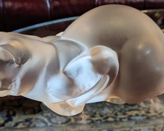 Close-up of the Lalique reclining cat sculpture. 