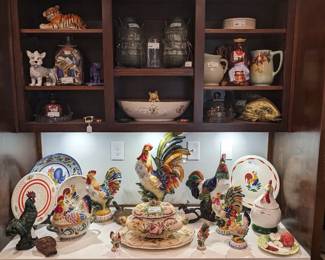 What's a proper kitchen in the South, without a collection of chickens and roosters of all types?!?