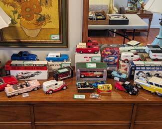 Nice collection of vintage die cast metal cars and some RC items as well.