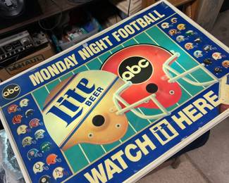 Vintage blow mold light up sign. Works!