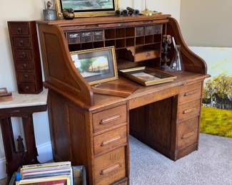 Antique Roll top Ship desk!