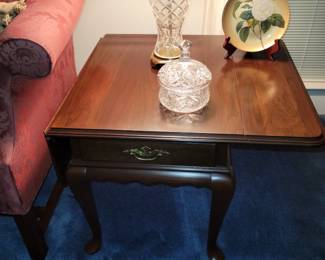 Pair of Ethan Allen drop leaf end tables 