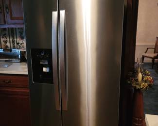 2019 Whirlpool Refrigerator 
