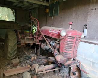 Farmall Cub tractor (has been sitting for many years)
