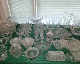 Lots of vtg glassware and crystal 