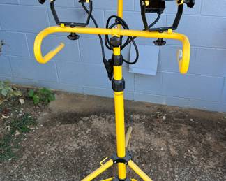 Halogen work lights adjustable