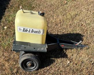 Self pumping lawn sprayer 