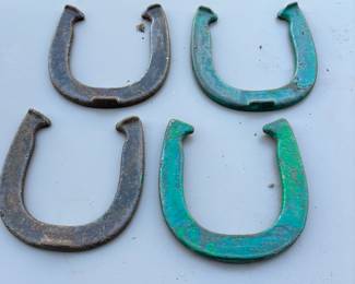 Vintage horse shoes for game