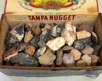 Arrow heads, old bullets and pieces from made arrow heads