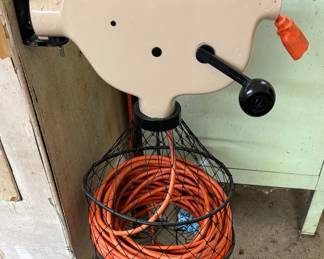 Wonder Winder Hand Crank Extension Cord Winder