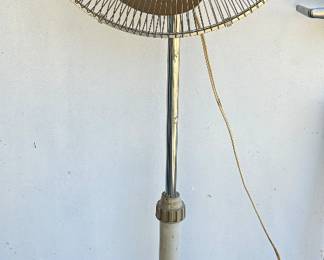 Adjustable height fan