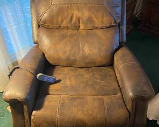 Lift Chair Like New! Very nice!