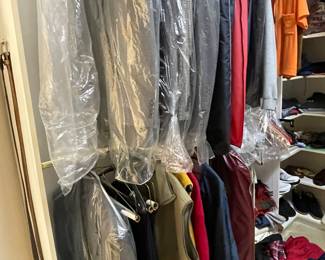 Mens clothing large 44s 16.5x32/33
Mens Shoes 10s