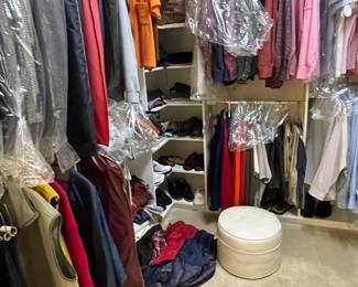 Mens clothing large 44s 16.5x32/33
Mens Shoes 10s