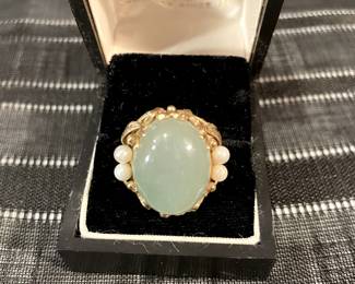 14k gold and jade ring