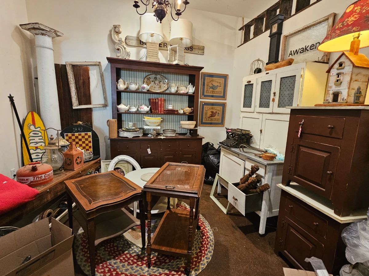 Antiques, furniture, reclaimed items, A LOT MORE starts on 9/29/2023