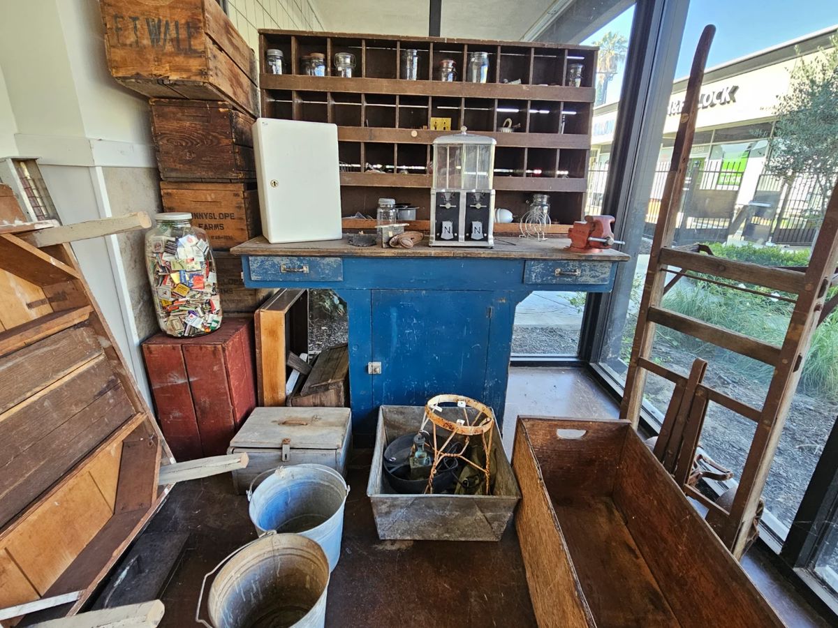 Antiques, furniture, reclaimed items, A LOT MORE starts on 9/29/2023