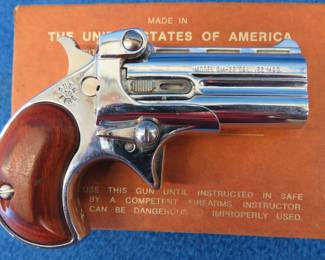 Lot 35. Davis Industries 22 Mag Derringer Pistol S/N: 475662