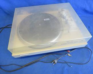 Lot 59. Pioneer PL-518 Direct Drive Turntable with Dust Cover, Needs Stylus