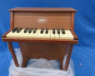 Lot 86. 15" x 10" x 19" child's toy Jaymar piano