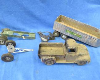 Lot 149. Vintage Tonka pickup and other vintage metal toys