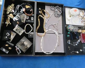 Lot 271. Three trays of costume jewelry
