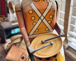 VINTAGE WOLVERINE DRUM MAJOR WIND UP TIN TOY SOLDIER - PITTSBURGH PA