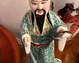 Porcelain Chinese fiqurine