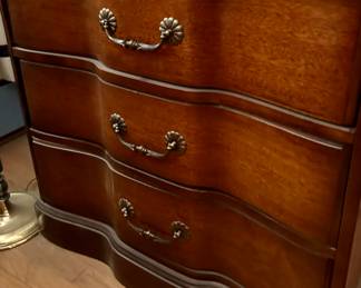 Mahogany stand details
