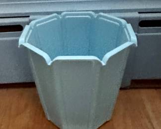 Trash pail