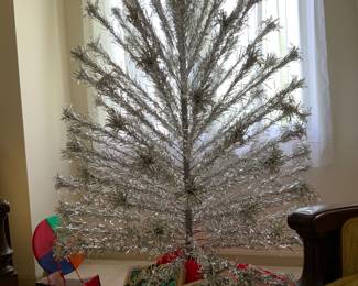 MCM vintage Aluminum silver Christmas tree, Christmas tree color wheel 