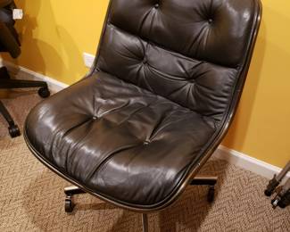 Vintage Pollack office chair by Knoll, missing arms