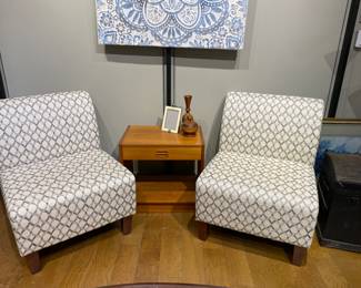 Accent chairs 