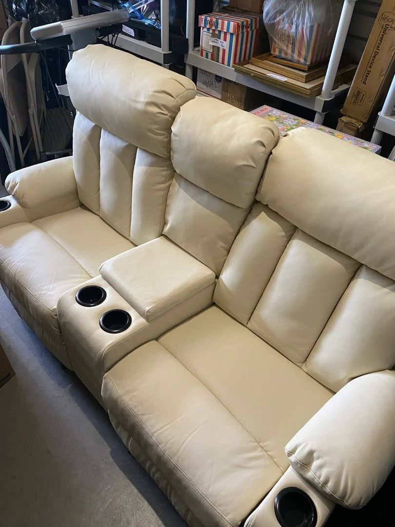  01 Immaculate Mcombo White Sofa