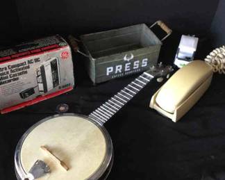 Vintage Dixie Ukulele Banjo And More