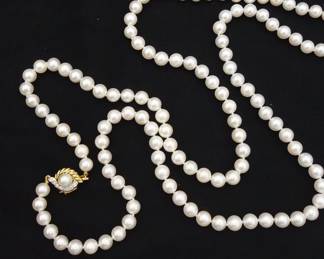 Vintage 34" Single Strand Cultured Pearl Necklace w 14K Gold Diamond Clasp