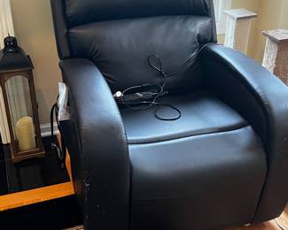 New leather lift chair with cat scratches, works great