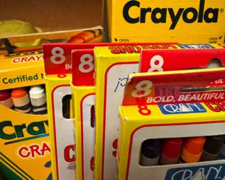 COLOR CRAYONS 