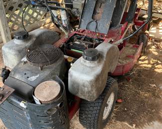 Exmark zero turn lawn tractor