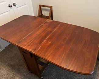 drop leaf table with 4 chairs