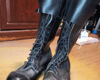 British Army dispatch riders boots in beautiful condition inside and out